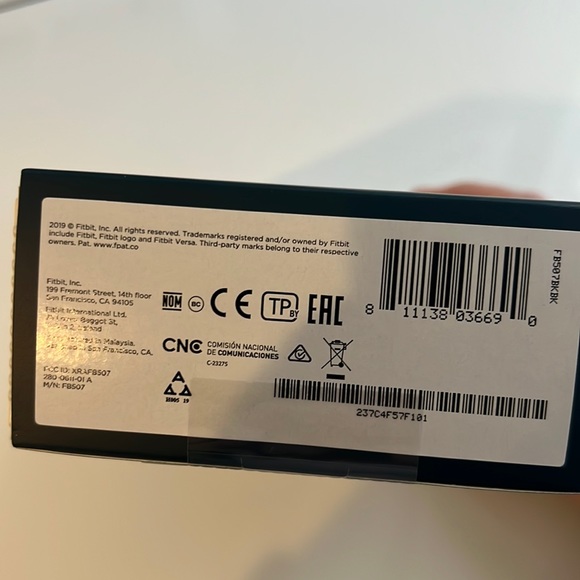 Fitbit Versa 2 - Smartwatch - Small/Large Bands - Picture 5 of 5